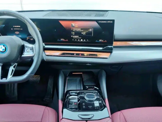 BMW i5 — Фото автомобиля 8
