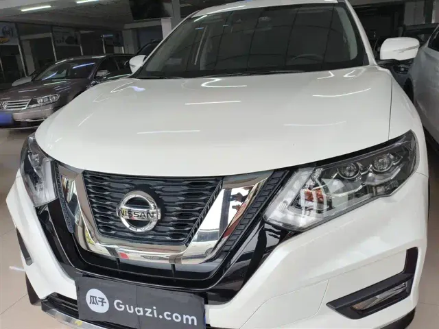 Nissan X-Trail — Фото автомобиля 2