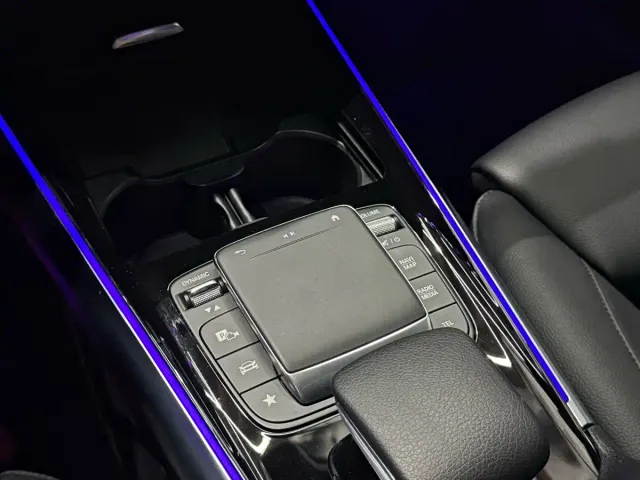 Mercedes-Benz EQA — Фото автомобиля 21