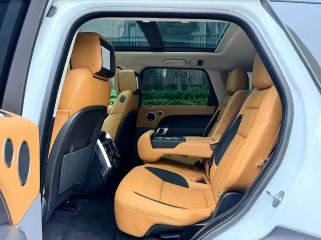 Land Rover Range Rover Sport — Фото автомобиля 10