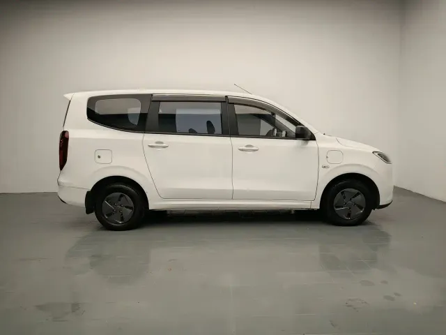 Wuling Hongguang — Фото автомобиля 8