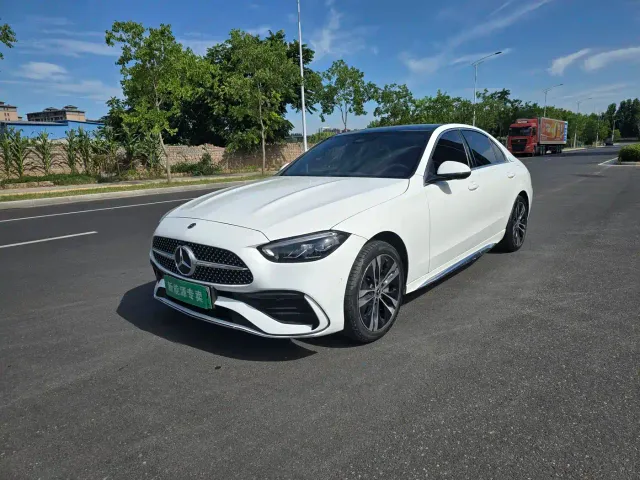 Фотография автомобиля — Mercedes-Benz C-Class