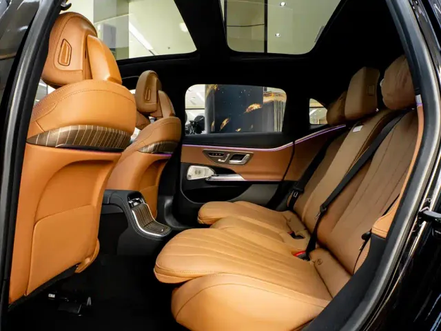 Mercedes-Benz E-Class — Фото автомобиля 28
