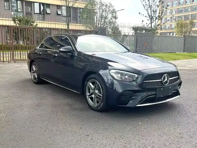Mercedes-Benz E-Class — Фото автомобиля 3