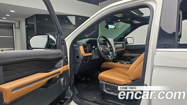 Ford Expedition — Фото автомобиля 9