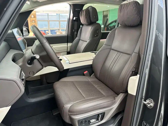Li Auto MEGA — Фото автомобиля 11