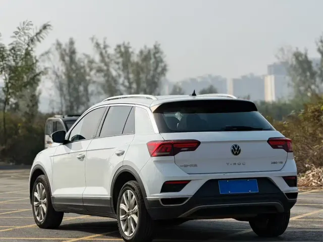 Volkswagen T-Roc — Фото автомобиля 9