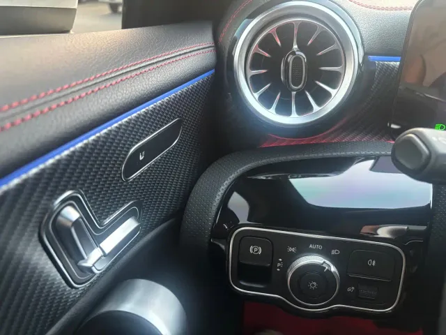 Mercedes-Benz A-Class — Фото автомобиля 8