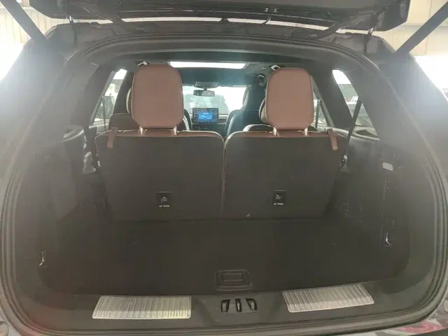 Lincoln Aviator — Фото автомобиля 18