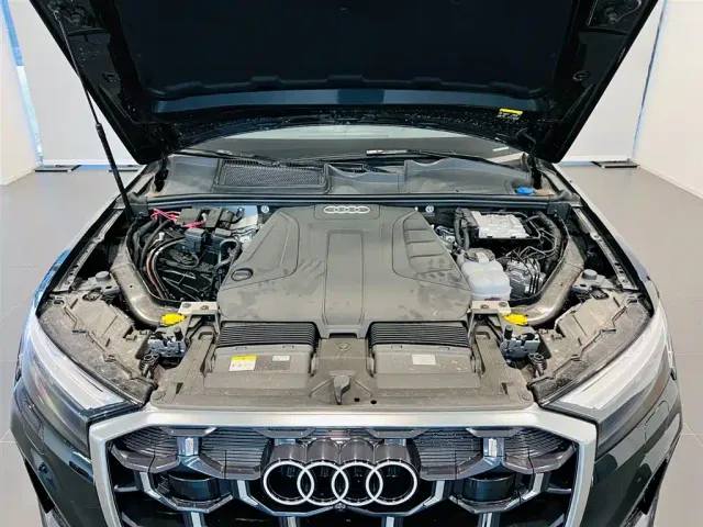 Audi Q7 — Фото автомобиля 9