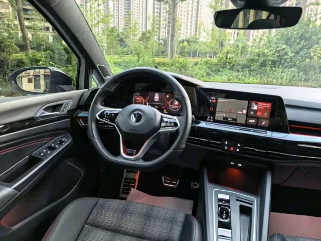 Volkswagen Golf GTI — Фото автомобиля 12