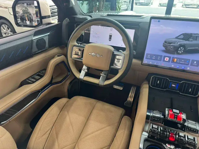 BYD FangChengBao Leopard 8 — Фото автомобиля 13