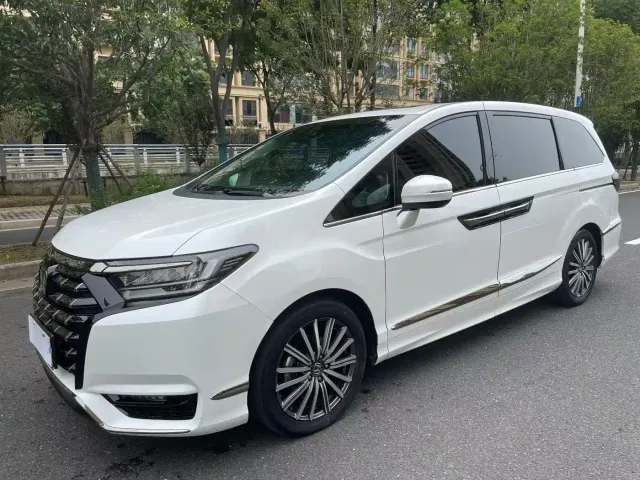 Фотография автомобиля — Honda Elysion