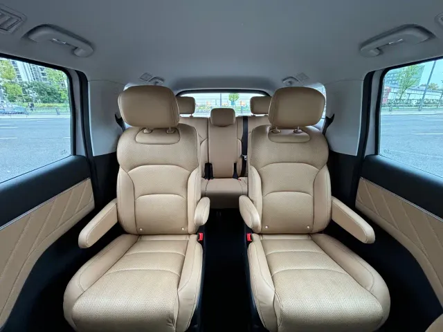 Wuling Starlight 730 — Фото автомобиля 7