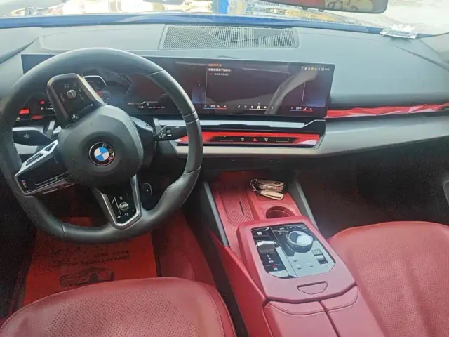 BMW 5 Series — Фото автомобиля 12