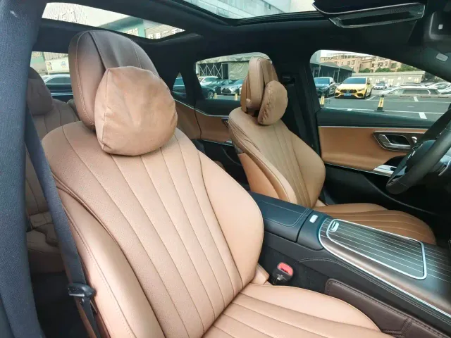 Mercedes-Benz E-Class — Фото автомобиля 16