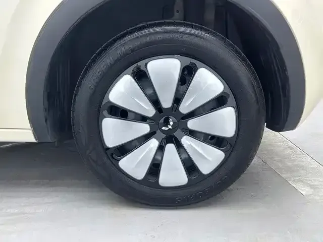 Wuling Bingo — Фото автомобиля 8