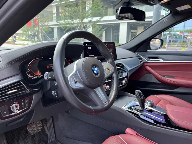 BMW 5 Series — Фото автомобиля 13