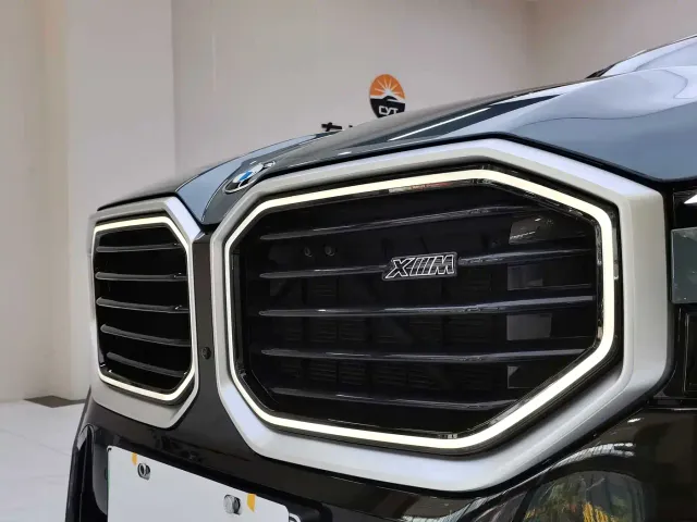 BMW XM — Фото автомобиля 9