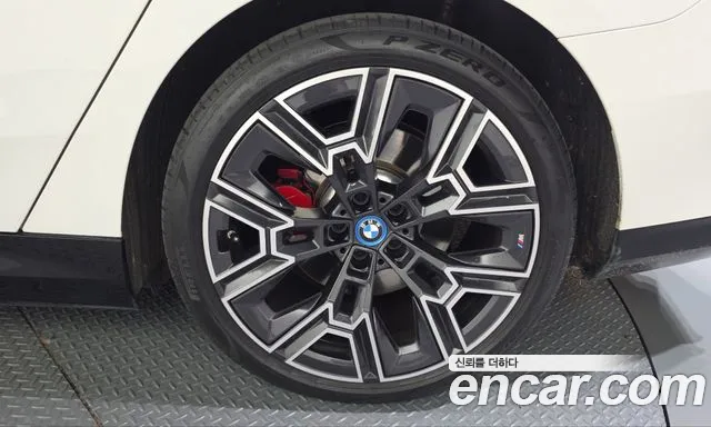 BMW i5 G60 — Фото автомобиля 6