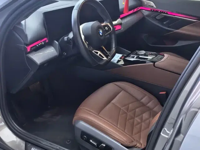 BMW 5 Series — Фото автомобиля 9