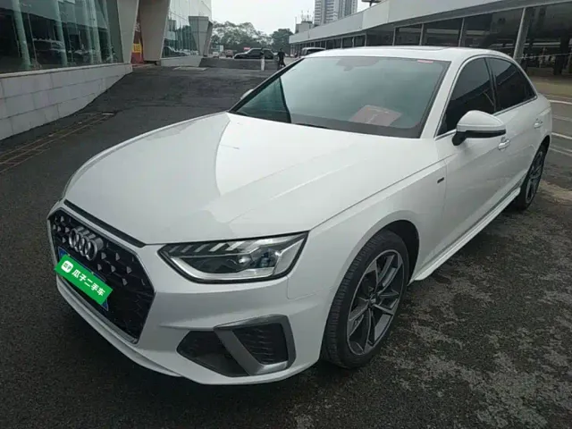 Фотография автомобиля — Audi A4L