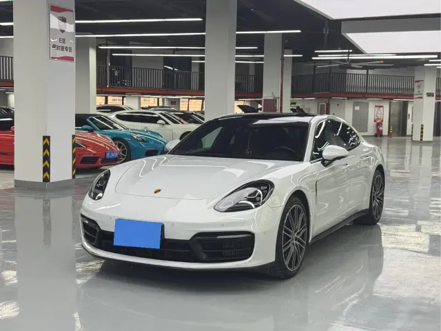 Фотография автомобиля — Porsche Panamera