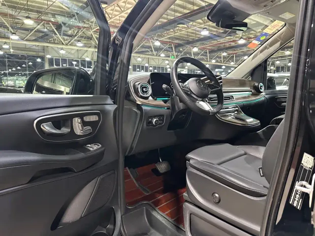 Mercedes-Benz V-Class — Фото автомобиля 17