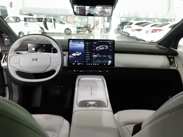 Xpeng P7+ — Фото автомобиля 9
