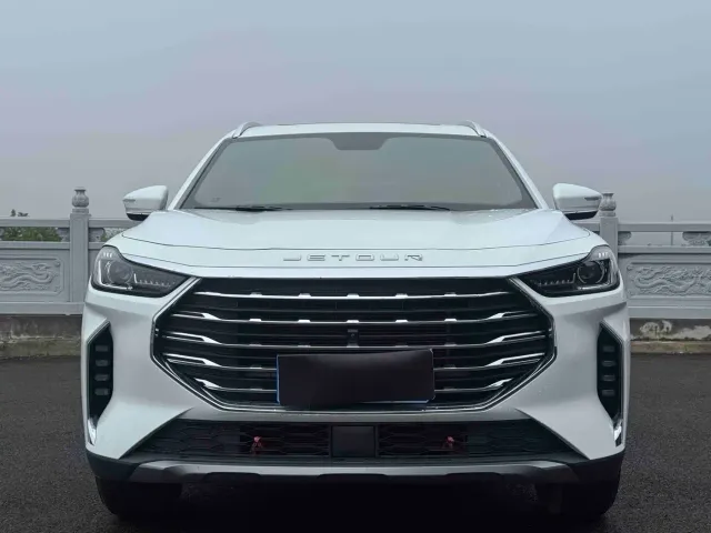 Jetour X70 Plus — Фото автомобиля 2