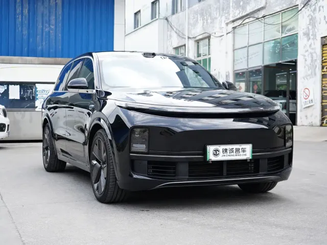 Li Auto L8 — Фото автомобиля 3