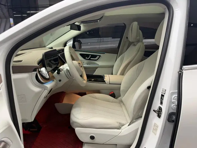 Mercedes-Benz EQE SUV — Фото автомобиля 5
