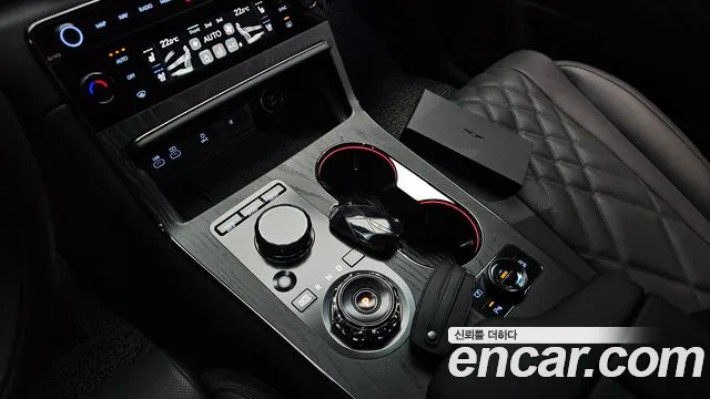 Genesis GV80 — Фото автомобиля 12