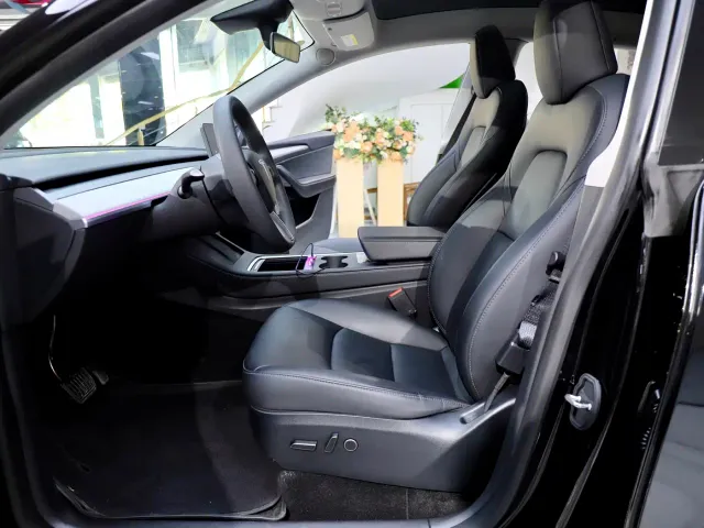 Tesla Model Y — Фото автомобиля 8