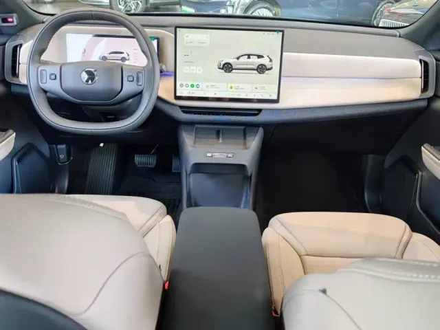 Volvo XC70 Plug-in Hybrid — Фото автомобиля 13