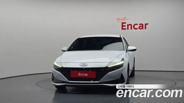 Hyundai Avante CN7 — Фото автомобиля 3