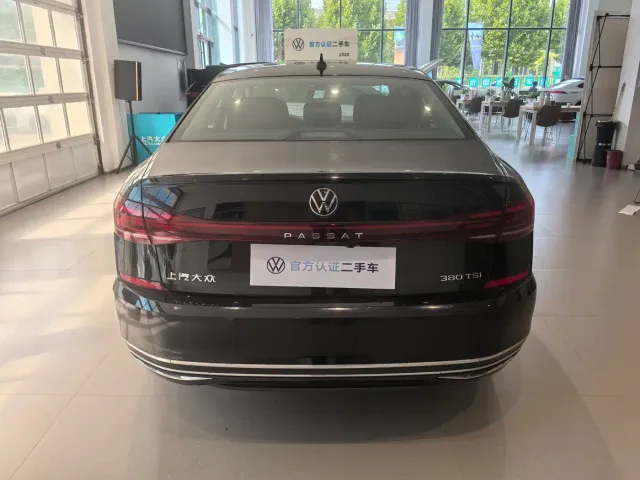 Volkswagen Passat — Фото автомобиля 15