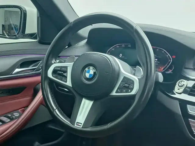 BMW 5 Series — Фото автомобиля 10
