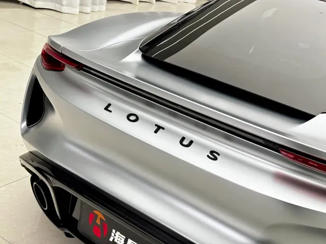 Lotus Emira — Фото автомобиля 16
