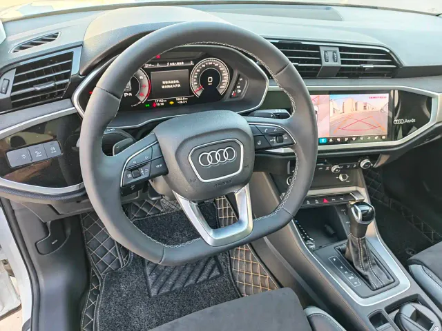 Audi Q3 — Фото автомобиля 10