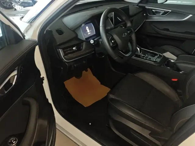 Chery Tiggo 8 — Фото автомобиля 15