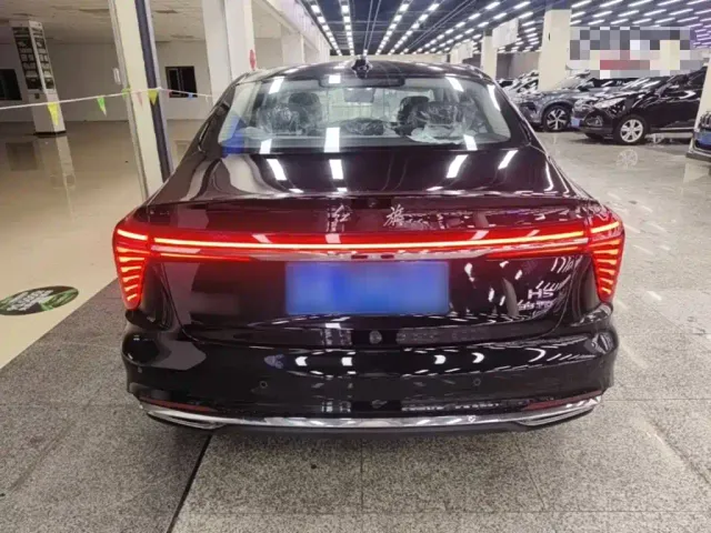 Hongqi H5 — Фото автомобиля 5