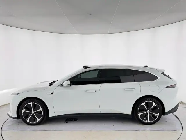 Nio ET5 Touring — Фото автомобиля 5