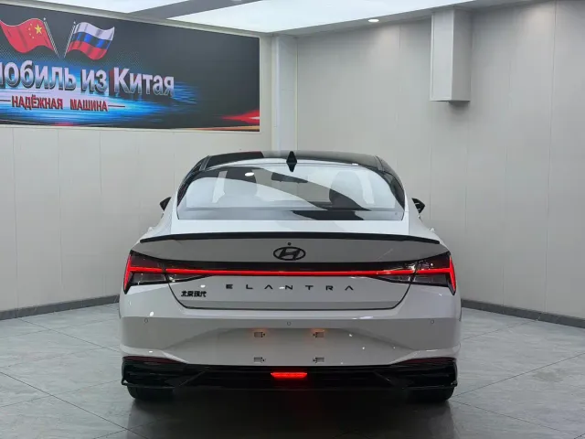 Hyundai Elantra — Фото автомобиля 5