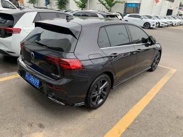 Volkswagen Golf — Фото автомобиля 10