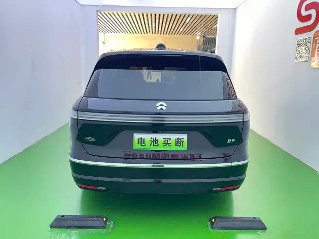 Nio ES8 — Фото автомобиля 21