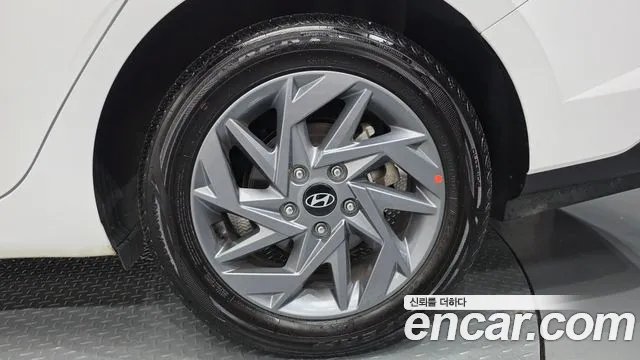 Hyundai Avante CN7 — Фото автомобиля 6