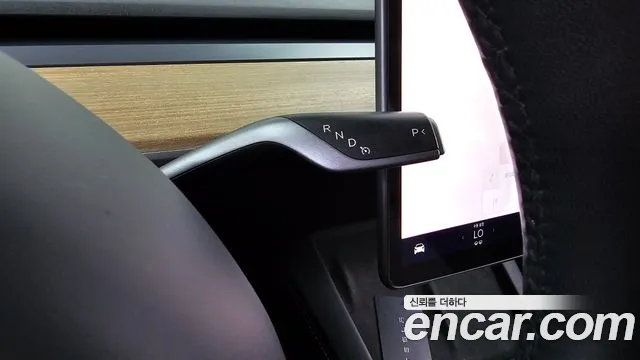 Tesla Model 3 — Фото автомобиля 9