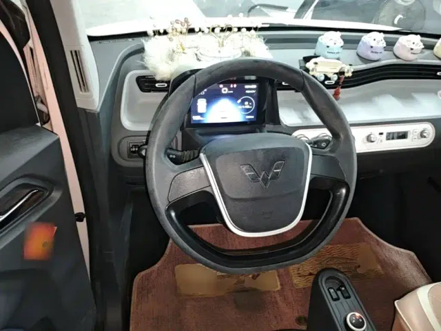 Wuling Hongguang Mini EV — Фото автомобиля 10