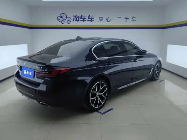 BMW 5 Series — Фото автомобиля 3